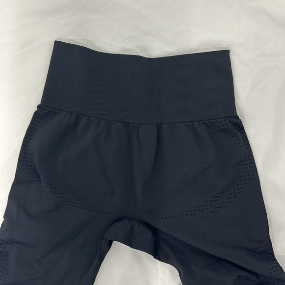 Gymshark Vital Seamless Legging in Black - Picture 7 of 8